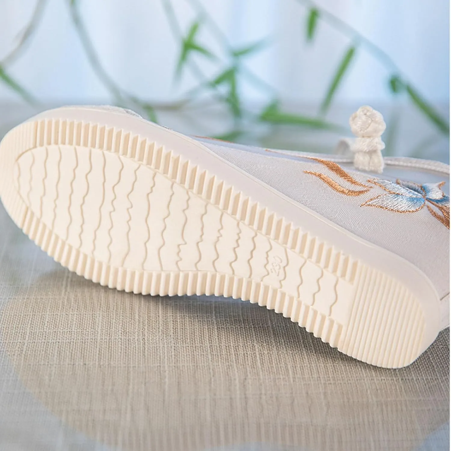 Elegant Women's Embroidery Ankle Strap Hidden Wedge Shoes Summer Breathable Mesh Sandals Chinese Style Casual Lightweight