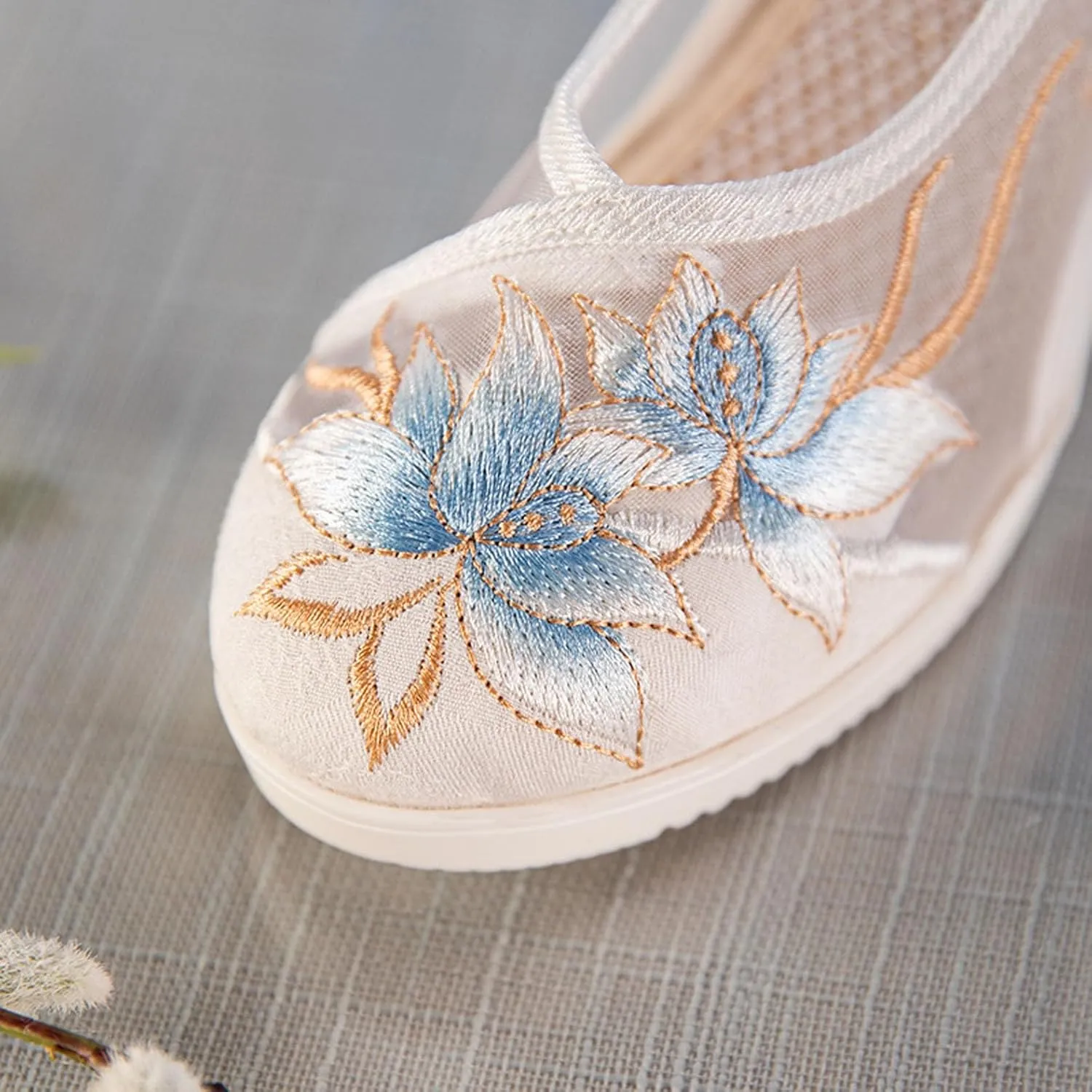 Elegant Women's Embroidery Ankle Strap Hidden Wedge Shoes Summer Breathable Mesh Sandals Chinese Style Casual Lightweight