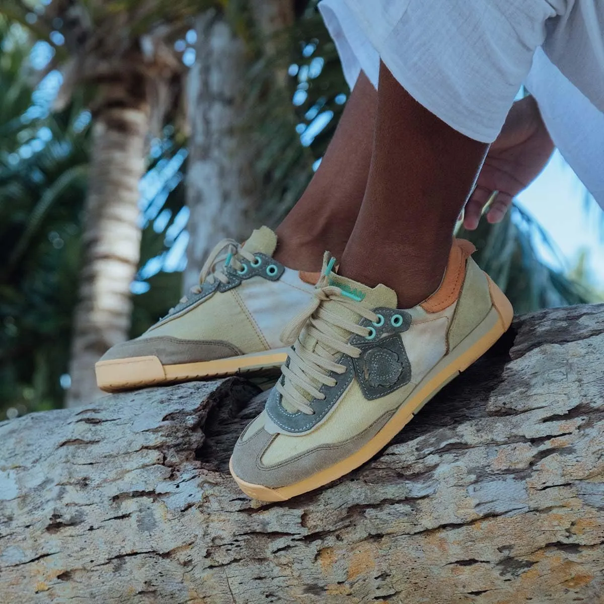 Ensō Gaia - Casual Sneakers for Men & Women - Comfortable & Durable Leather and Textile Sneakers