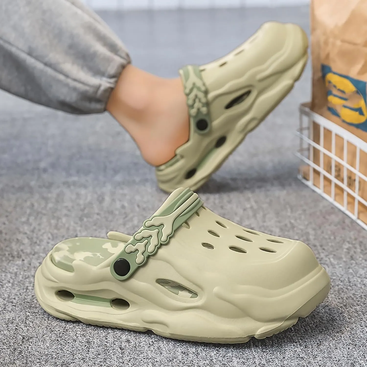 Fashion comfortable platform clogs for men, 4CM height - increasing, cloud slides, casual slippers, beach shoes, cool sandals