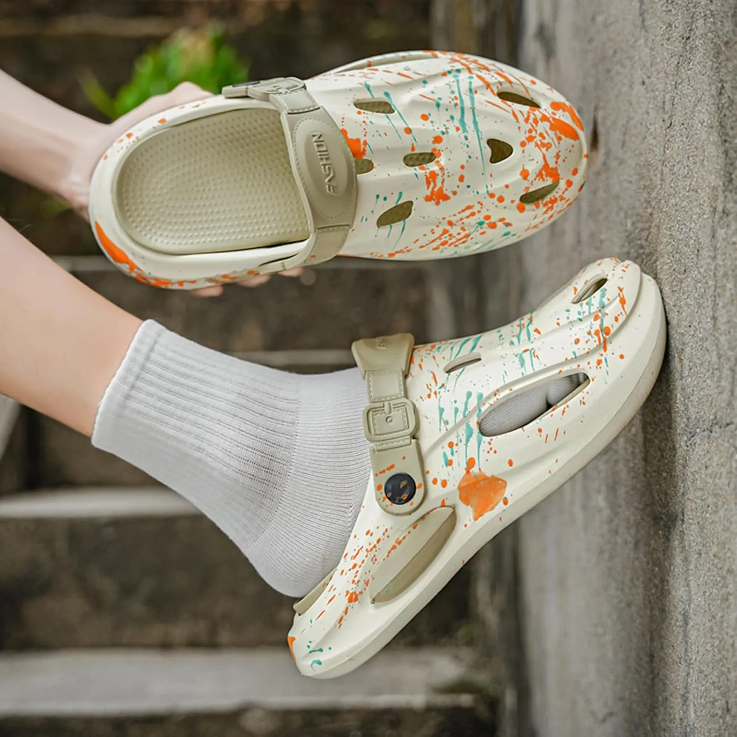 Fashion comfortable platform clogs for men with splash - ink style, made of EVA material,cloud slides, casual slippers, beach shoes, cool sandals