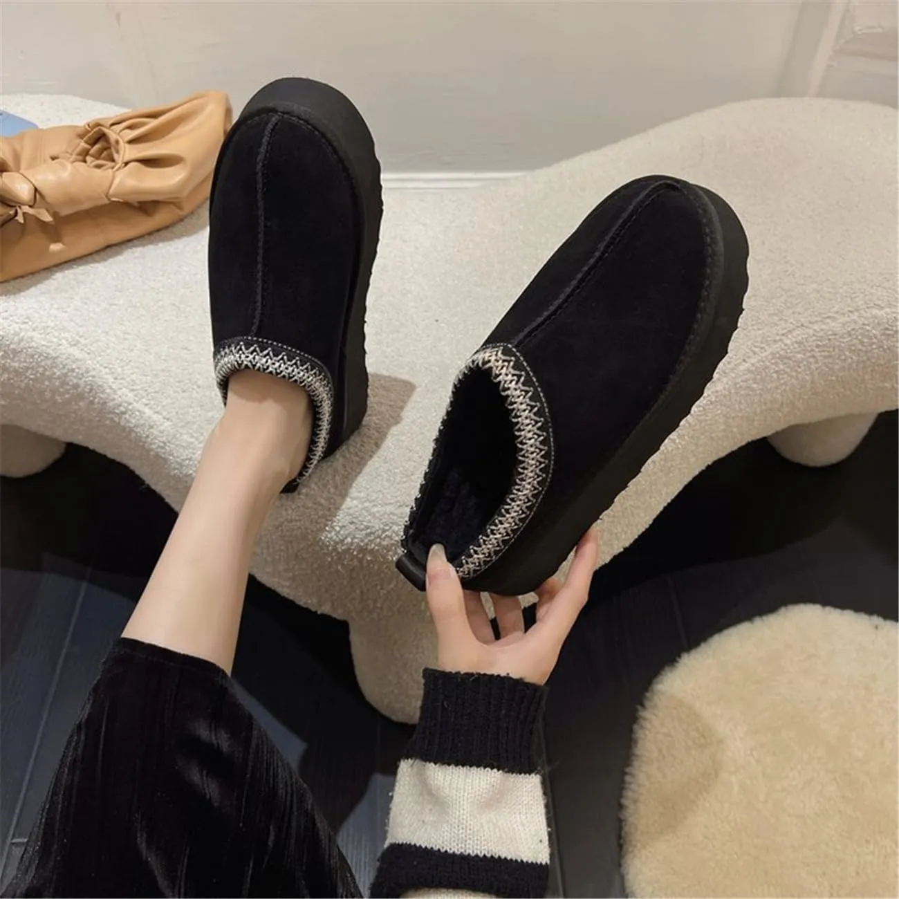 Fashion Platform Slippers for kids Fur Fleece Lined Short Ankle Boot boy girl Comfortable Warm Outdoor Indoor Home Non slip fuzzy big Little Kid Mini Boots
