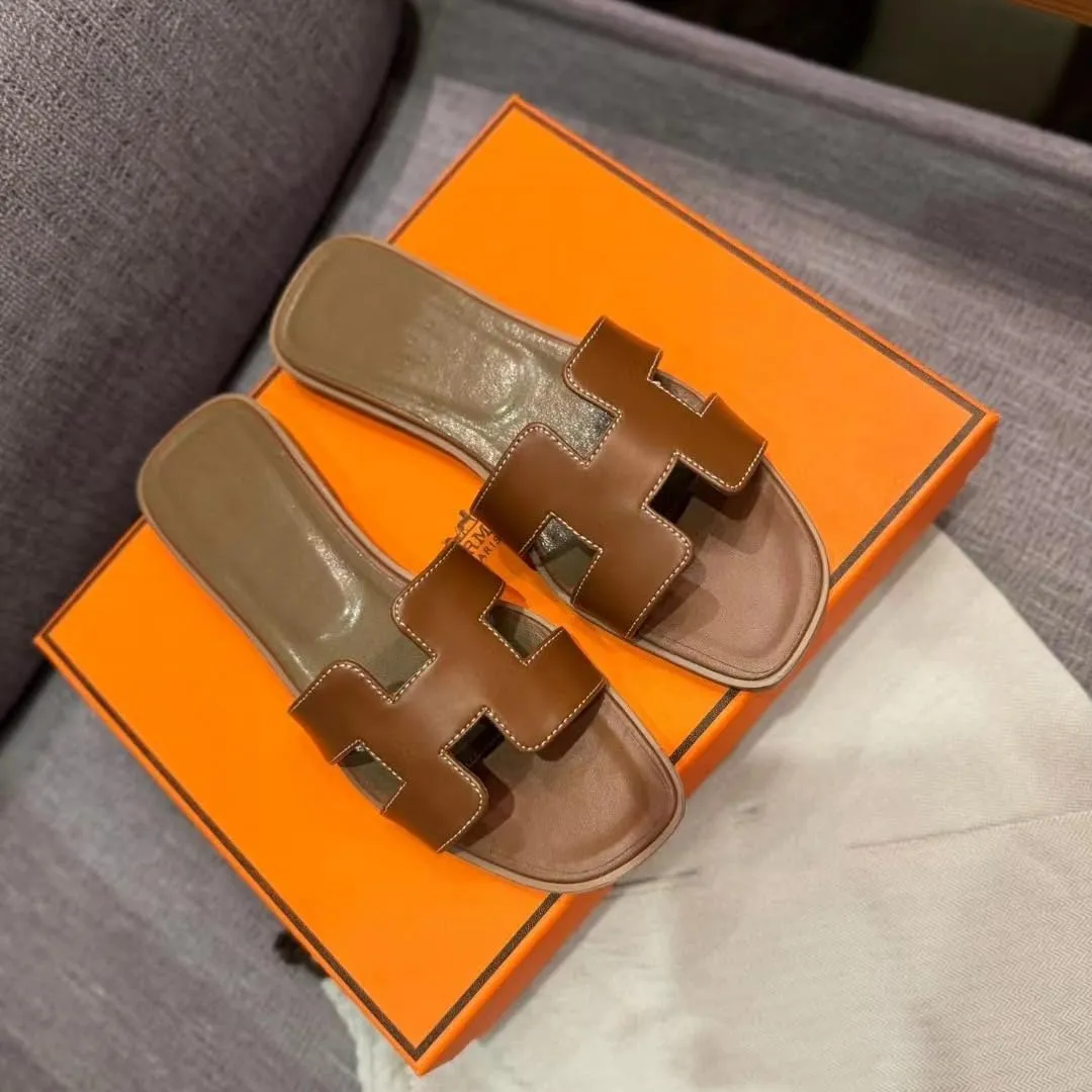 Flat Slide Sandals for Women's Non Slip Comfortable 2025 Summer Dressy Slippers Non Slip Comfortable Leather Slippers Cute Open Toe Shoes