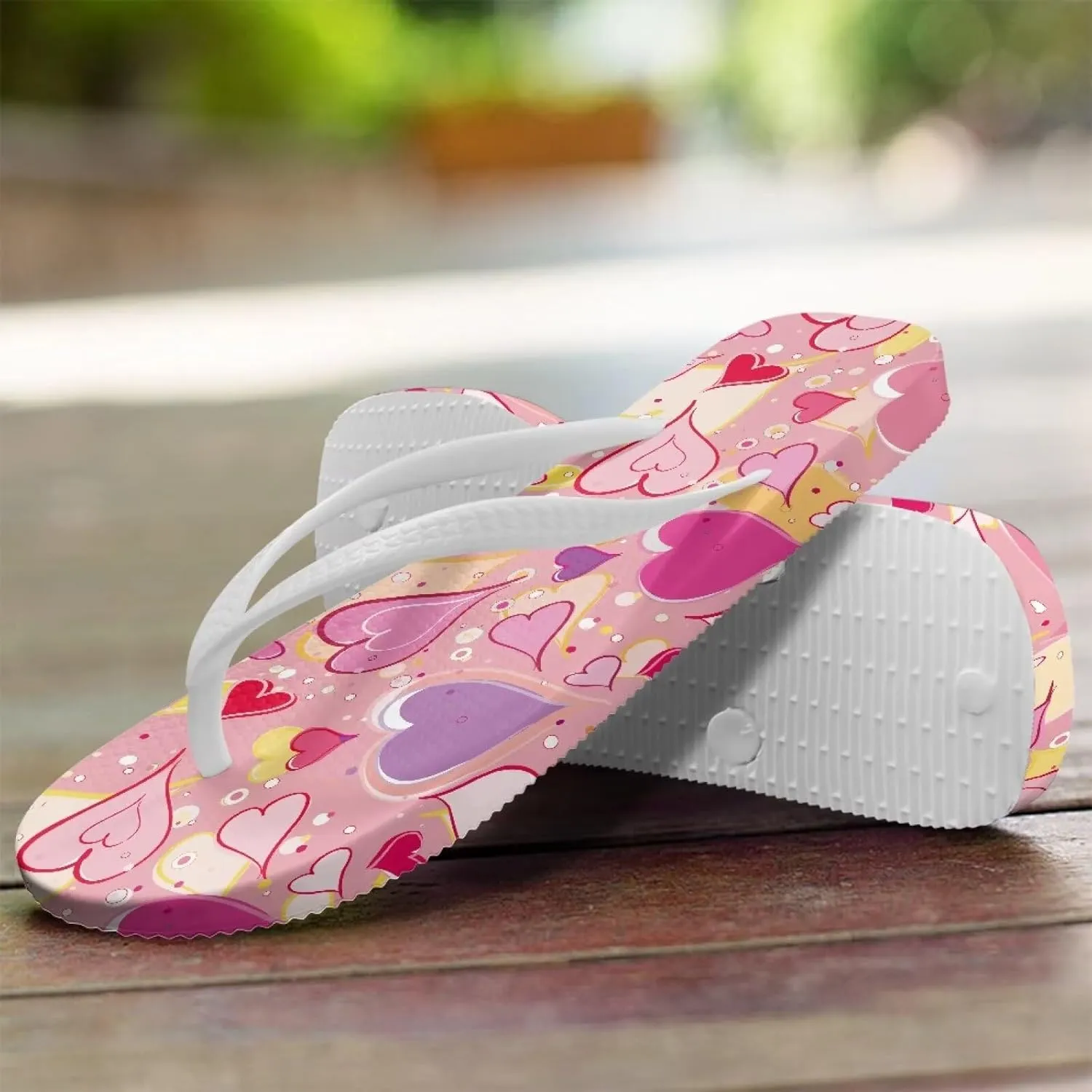 Flip Flops for Women Lightweight Casual Flat Sandals Slip-On Anti-Slip Slippers Soft Cushioning Soles Suitable for Tourist Hotels White Size 5-9