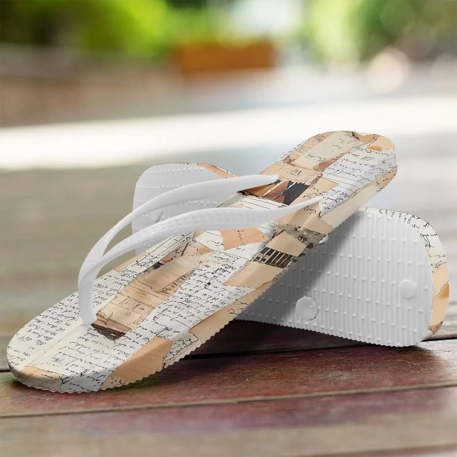 Flip Flops for Women Lightweight Casual Flat Sandals Slip-On Anti-Slip Slippers Soft Cushioning Soles Suitable for Tourist Hotels White Size 5-9