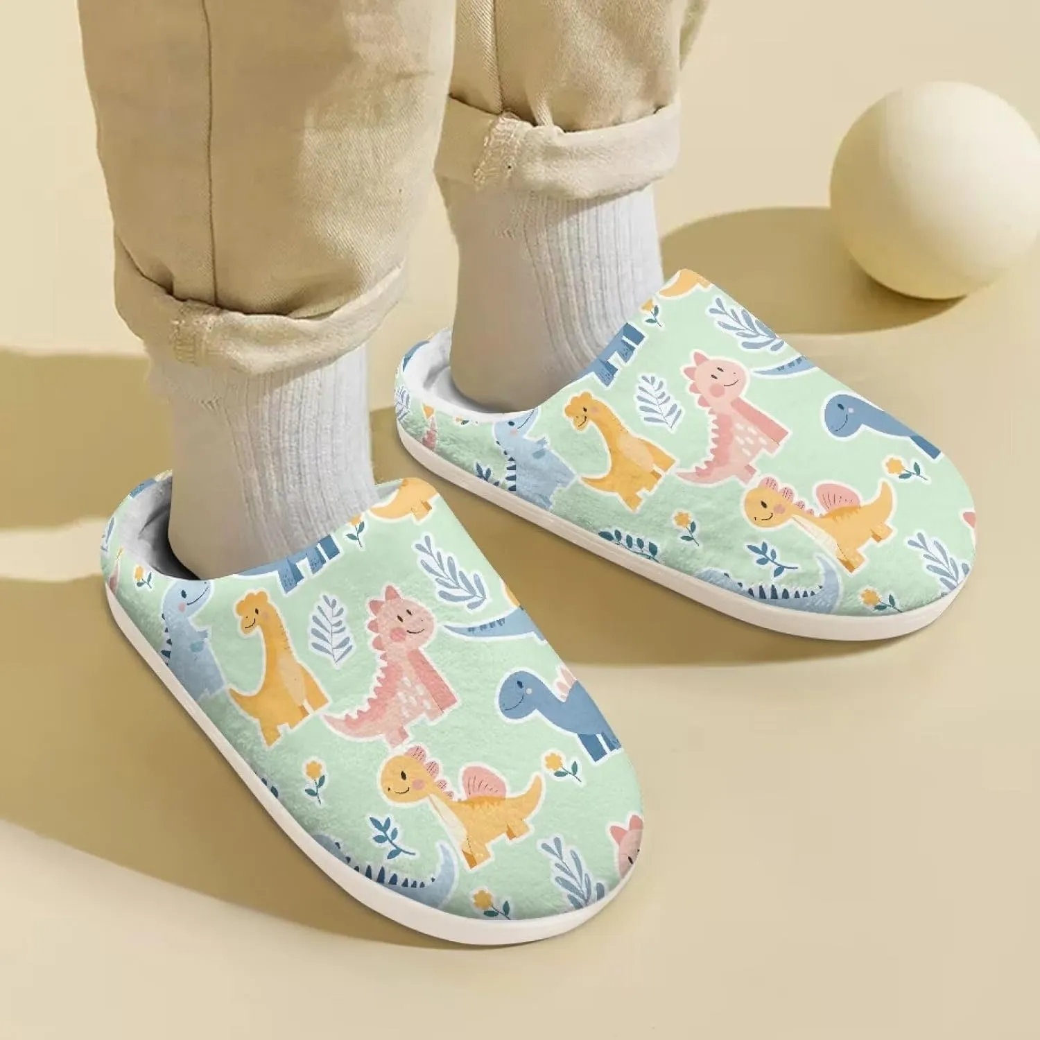 GOSTONG Kids Winter Slippers Warm Fuzzy Lining Cosy Home Slippers Girls Boys Easy Slip-ins Non Slip Kids Shoes White US 9-15
