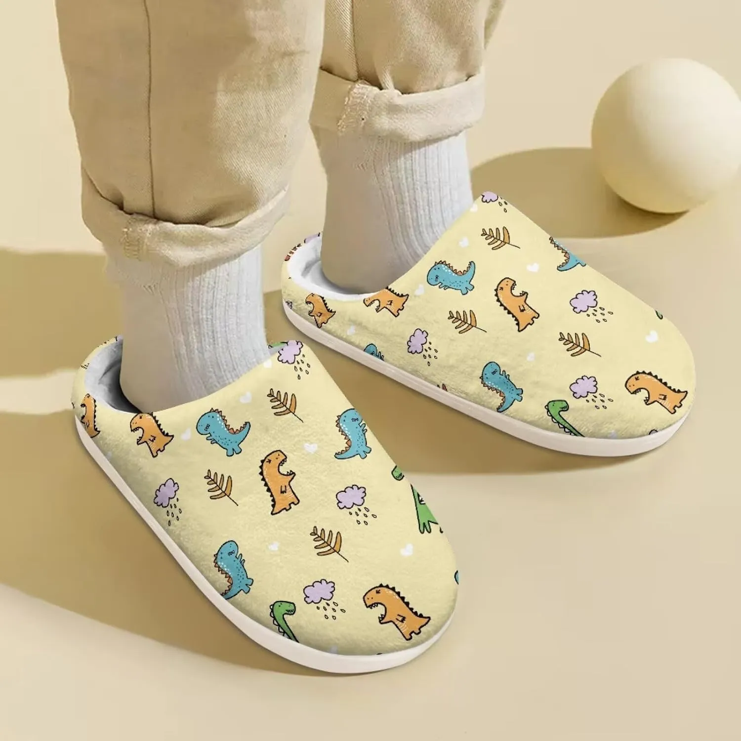 GOSTONG Kids Winter Slippers Warm Fuzzy Lining Cosy Home Slippers Girls Boys Easy Slip-ins Non Slip Kids Shoes White US 9-15