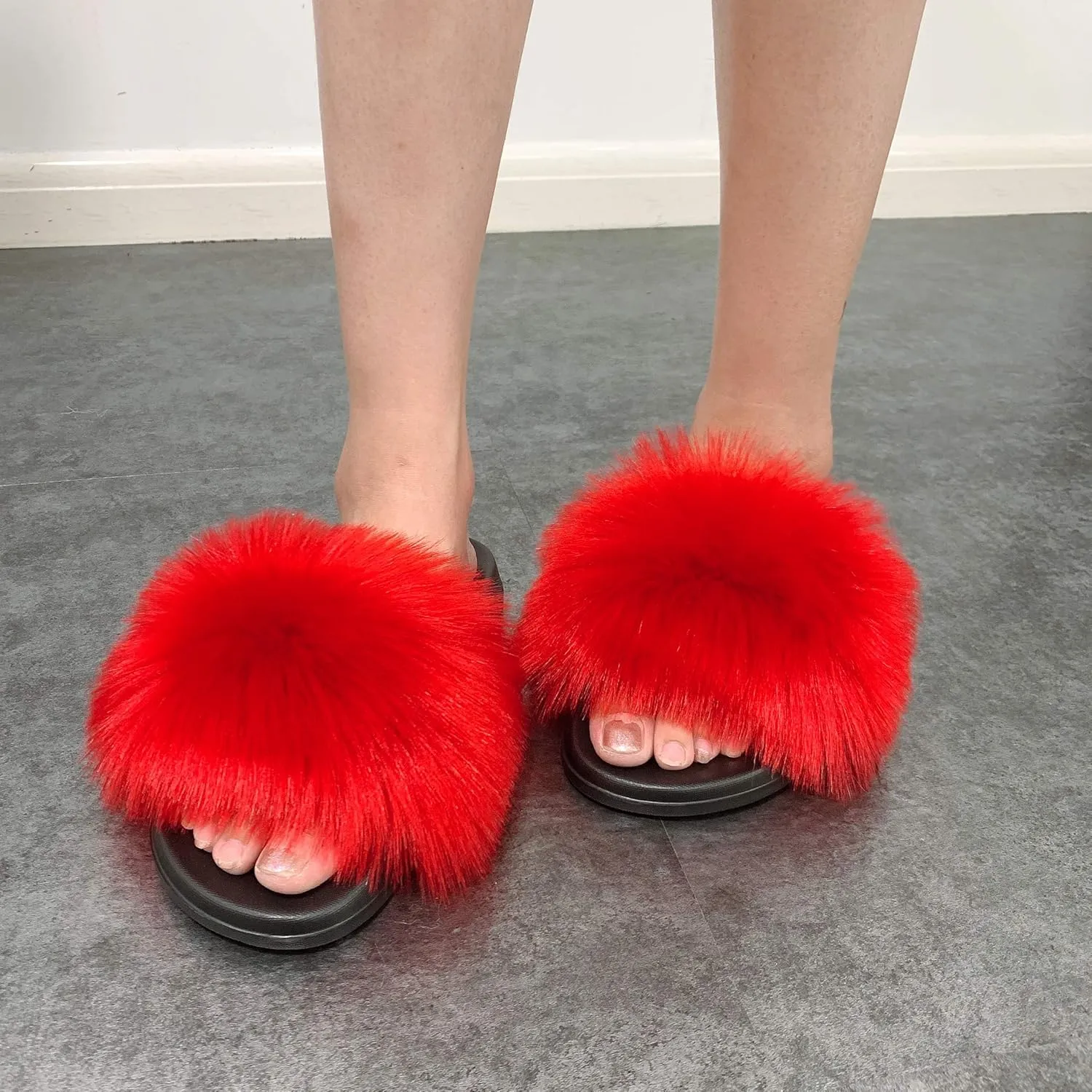 Hangrui Women's Faux Fur Slides, Open Toe Cute Slippers, Comfortable Sandals with Fluffy Fur