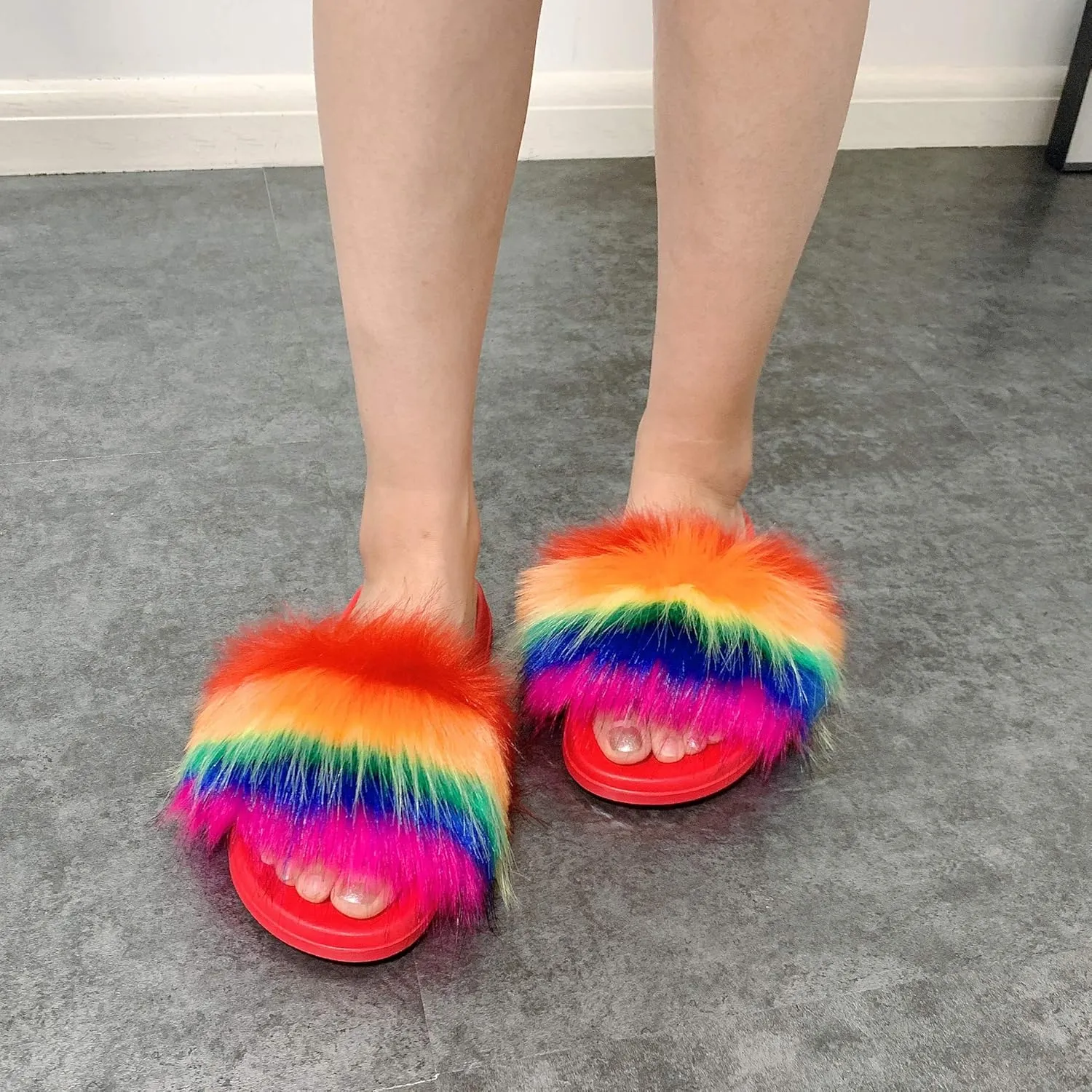 Hangrui Women's Faux Fur Slides, Open Toe Cute Slippers, Comfortable Sandals with Fluffy Fur