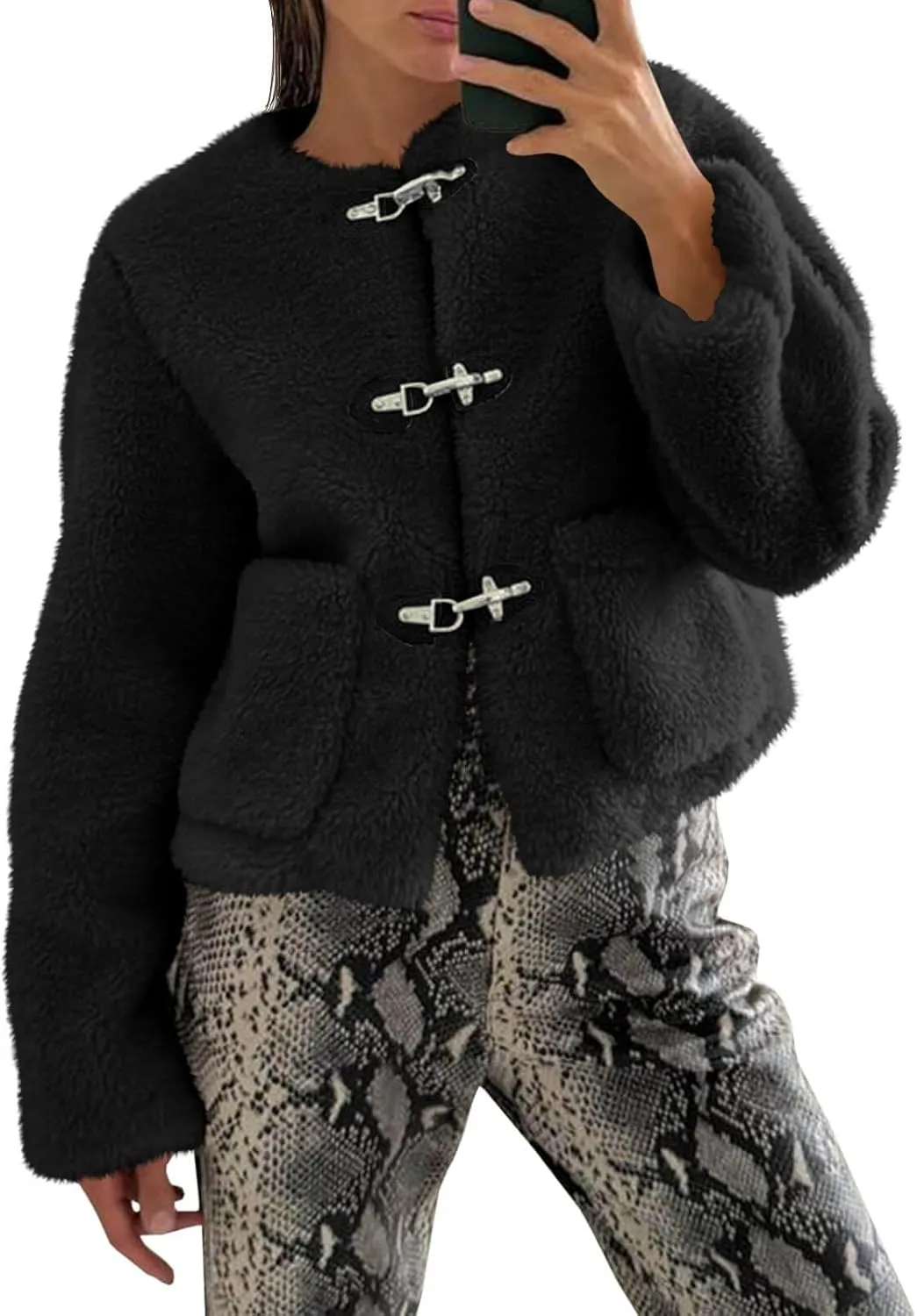 Tankaneo Womens Sherpa Fleece Jackets Long Sleeve Faux Fur Winter Warm Fuzzy Coats with Pockets