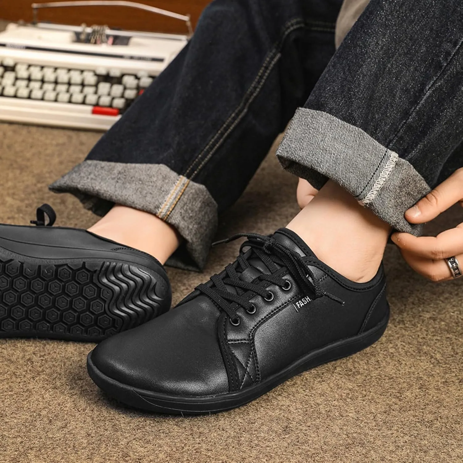Unisex Leather Fashion Commute Wide Toe Box Barefoot Shoes Comfortable Breathable Non-Slip Lace up Minimalist Zero Drop Casual Sneakers for Walking Outdoor Driving Work