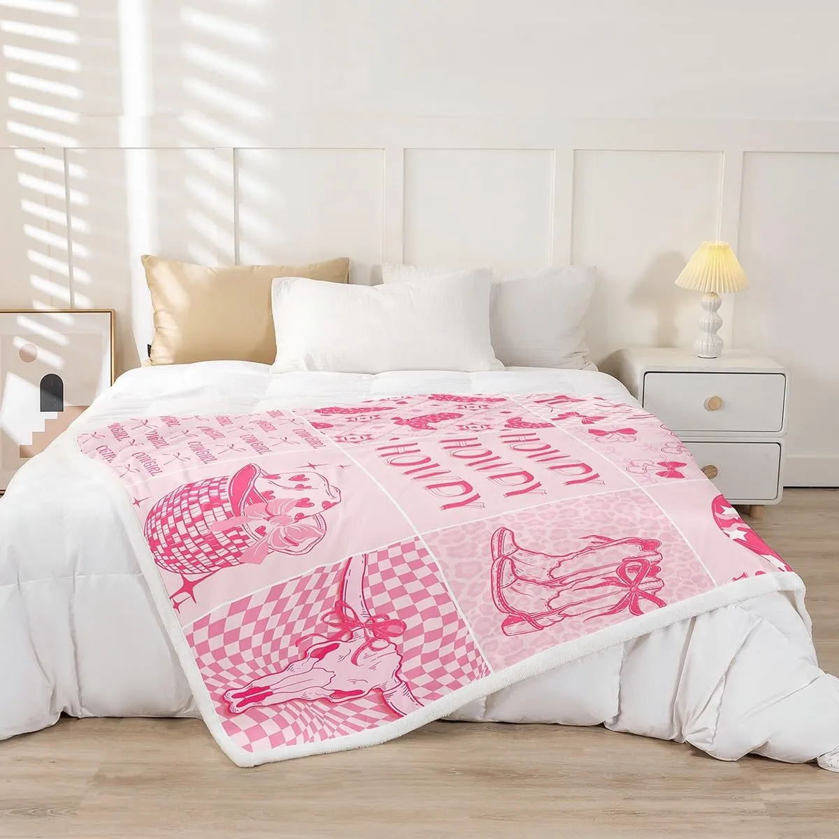 Western Cowgirl Fleece Blanket Pink Disco Ball Throw Blanket, Howdy Cow Girl Sherpa Blanket For Girls Kids Twin Size Southwestern Boots Fuzzy Blanket Kawaii Pink Bow Blanket Preppy Room Decor