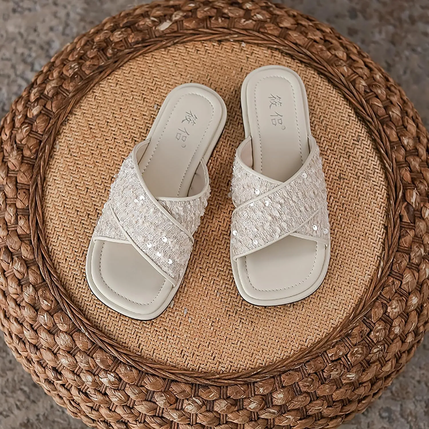 Women's Glitter Sequins Leather Slides Sandals Fashion Comfortable Open Round Toe Slip On Flat Bohemian Summer Dressy Slippers for Outdoor Beach Party Prom
